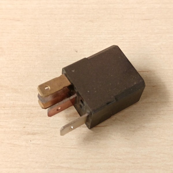 384114A1 RELE