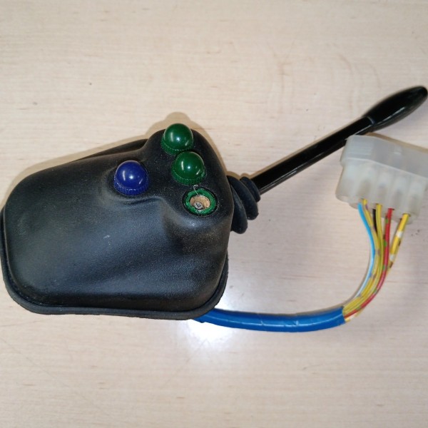 83933607 INTERRUPTOR (ROTA UNA BOMBILLA)