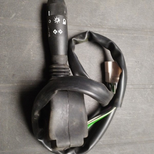 87648946 INTERRUPTOR DE LUCES E INTERMITENTES