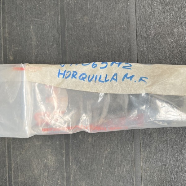 897065M2 HORQUILLA